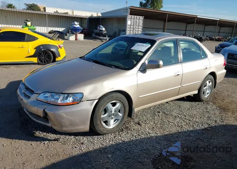 2000 Honda Accord 3.0 Ex из США, поврежденный, VIN 1HGCG1653YA037116